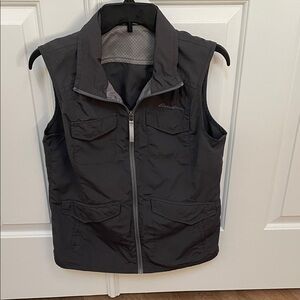 Eddie Bauer fitted vest
